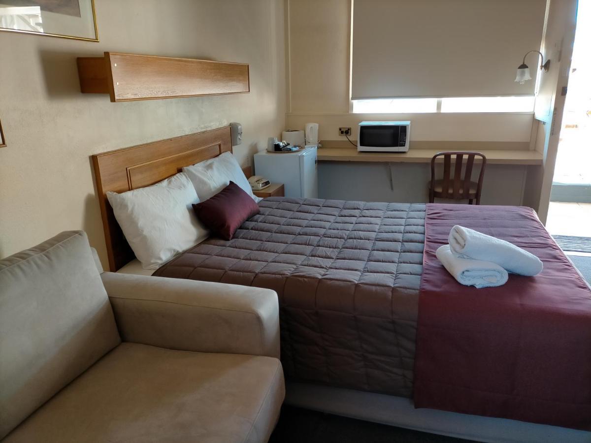 COUNTRY MOTOR INN | AUSTRALIA | SEASON DEALS FROM $67