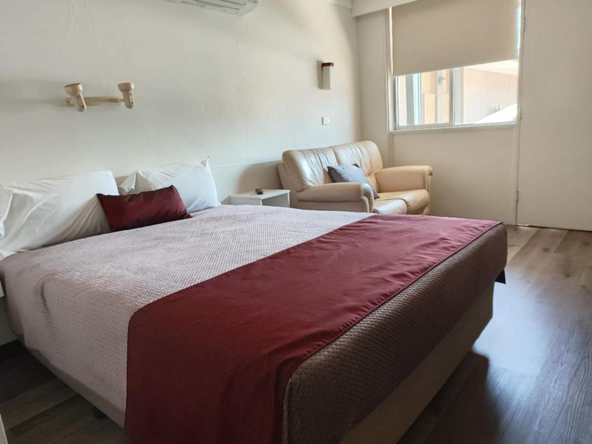 COUNTRY MOTOR INN | AUSTRALIA | SEASON DEALS FROM $67